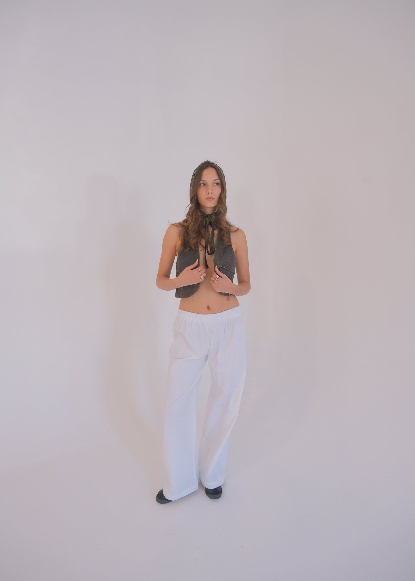 Panta Manny White